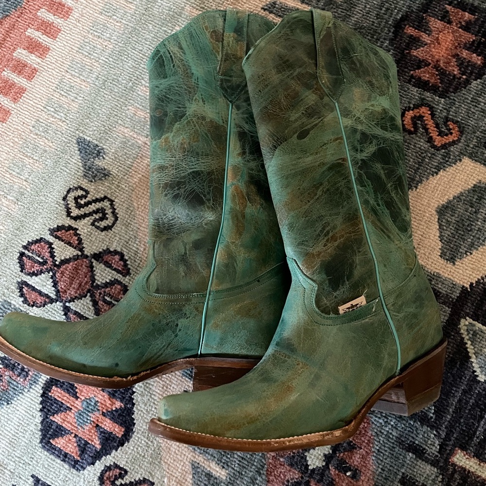 Vegabond Boot Co. The Kingman Turquoise Snip Toe Boot - Picture 1 of 17